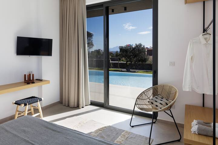 115m2 pool, daily cleaning, sauna, near beaches gallery image 3