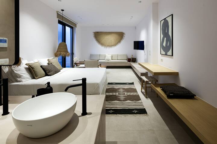 115m2 pool, daily cleaning, sauna, near beaches gallery image 4