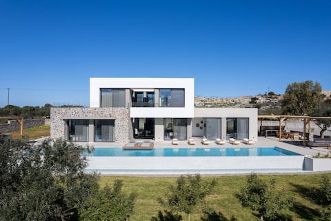 115m2 pool, daily cleaning, sauna, near beaches