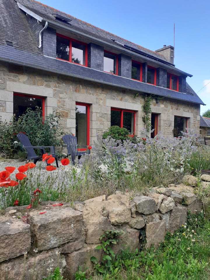 Bright Breton farmhouse, 68 people Houses for Rent in Trélévern