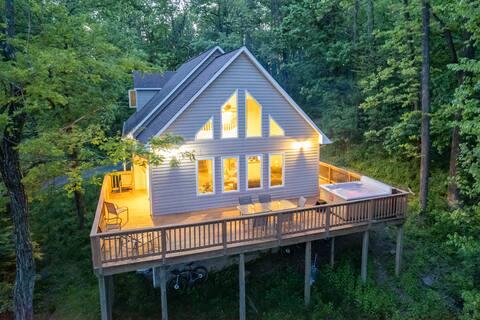 Cabin #12 · Cabin #12 · Ravens Roost mountain view