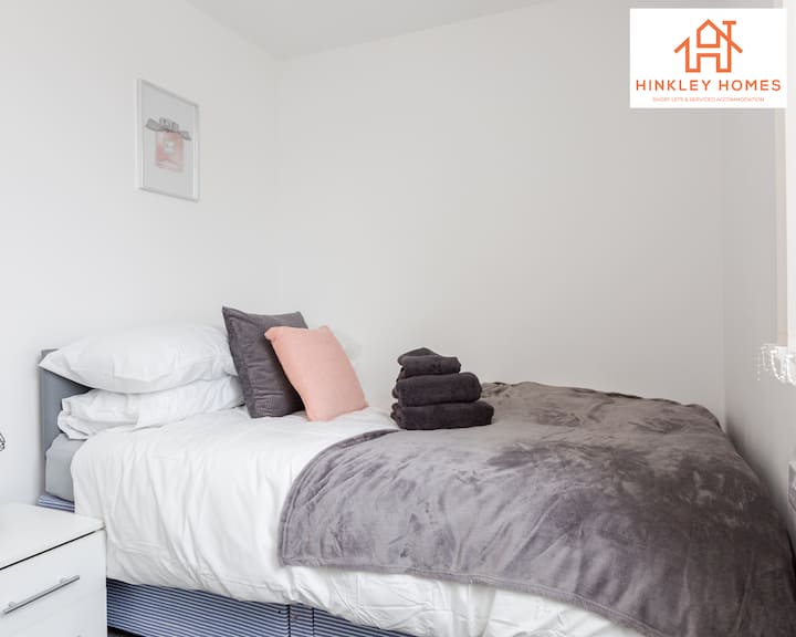 Спална соба во Hinkley Homes Short Lets & Serviced Accommodation