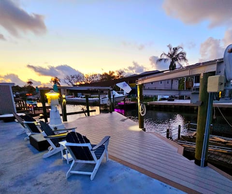 Cozy Cottage, Screened in Heated Pool on the Gulf