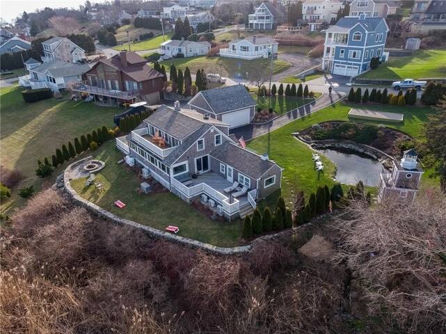 Beachcliff – Portsmouth. The Quiet Side of Newport gallery image 5