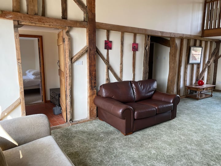 Kings Barn - English Countryside Retreat - Essex