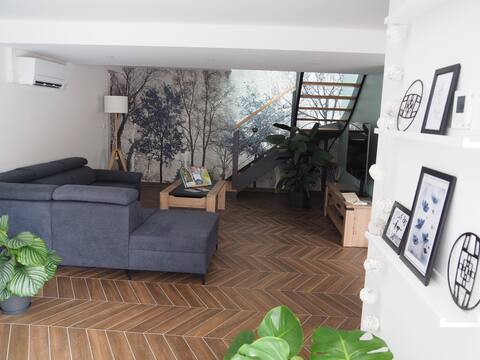 "Le Renouveau" with private jacuzzi and terrace