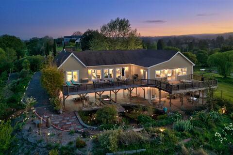 Spacious home & stunning views in wine country
