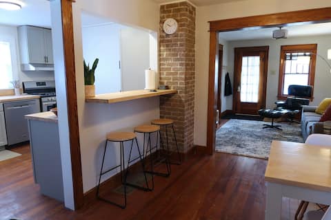 Cheerful Bungalow w/ Sauna - Close to IU