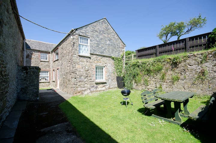 Ivy- A Open Plan 2 Bedroom Farm Cottage. Sleeps 4 - Wadebridge