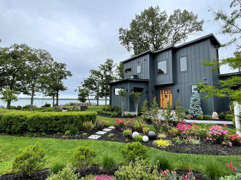 Luxe Modern Chesapeake Waterfront Oasis - 5 Star