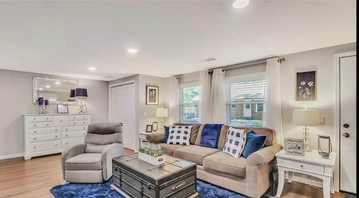 Beautiful Private Guesthouse Minutes From Savannah - Savannah, GA