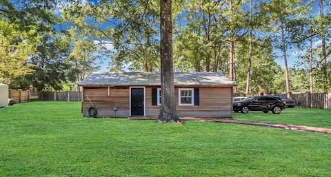 Beautiful Private Guesthouse minutes from Savannah