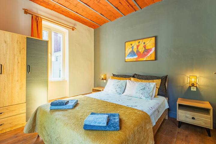 Design Apt A/C ★Sauna★ Balcony, 1 min Galata Tower gallery image 3