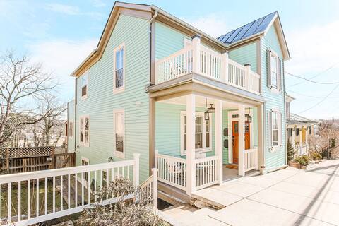 Luxury 6-Bedroom House in Downtown Staunton