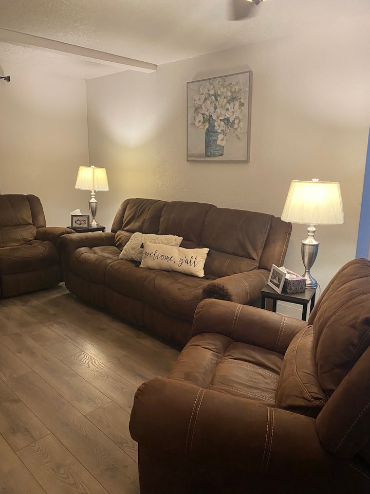 Private Cozy Room for workers/students Lulu's Houses for Rent in
