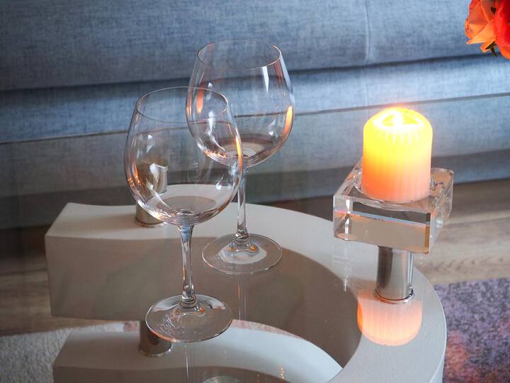 Shijo fundin e një dite të bukur me një gotë verë...
Shijo fundin e një dite të bukur me një gotë verë...