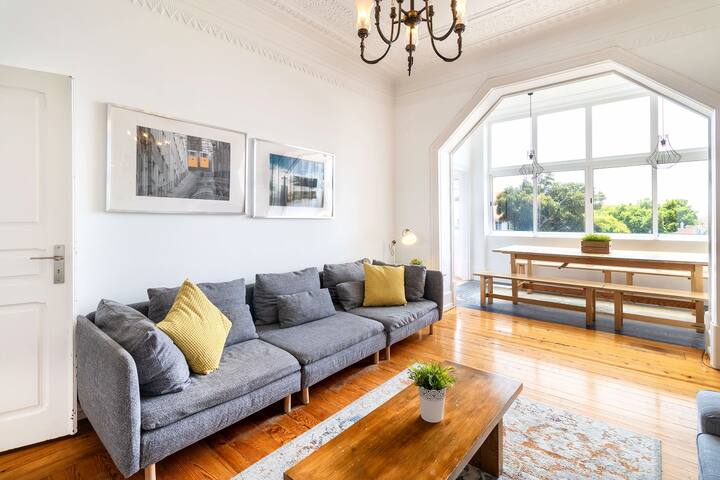 Big Central Flat 3E by Central Hill gallery image 2