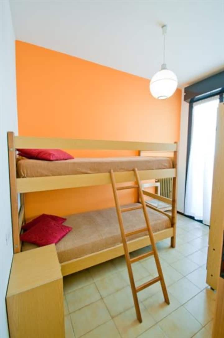 Spálňa s poschodovou posteľou