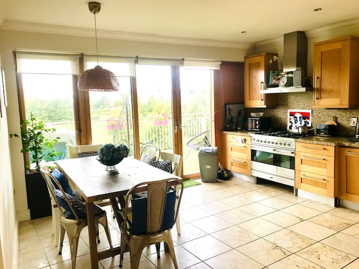 Superb Room Home And Location, En-suite, Balcony - Dunboyne