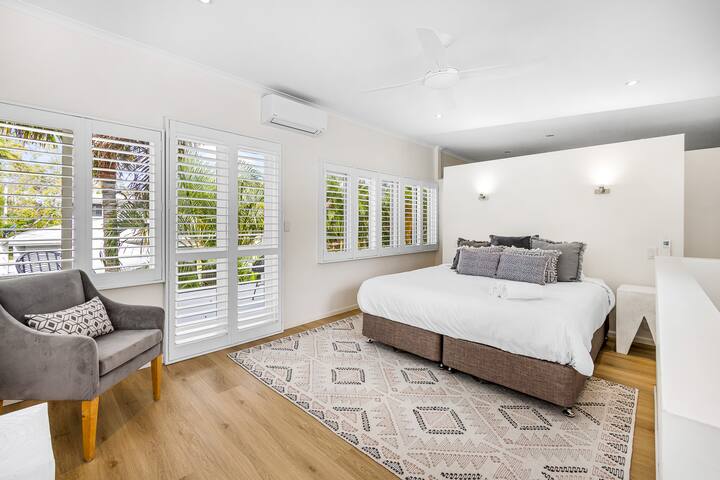 Perfect 4 bedroom family home, 50m from river gallery image 4