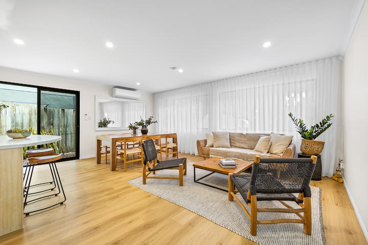 Perfect 4 bedroom family home, 50m from river