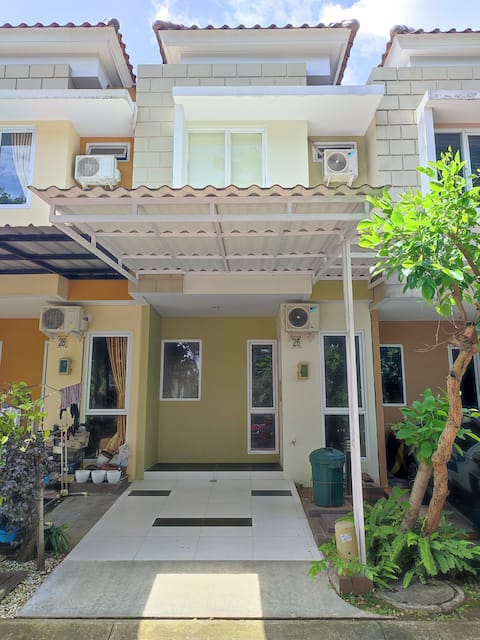 Pet Friendly 2BR House at Virginia Village