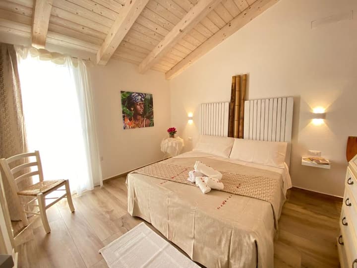 Charming villa overlooking La Caletta harbor