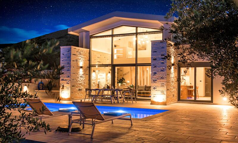 Moonlight Grand Villa Heated Pool up to 45 gusts