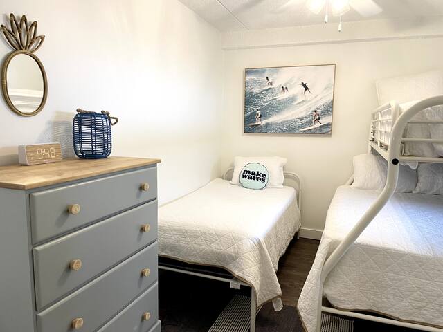 Newly renovated OCEANFRONT luxury condo!