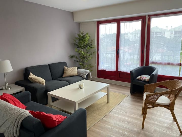 Very bright apartment close to the beach Apartments for Rent in Saint