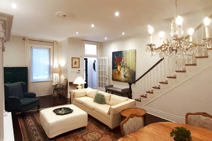 Charming 3-Bed Victorian Townhouse w/ Free Parking gallery image 4