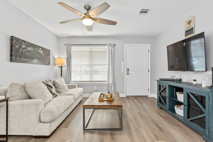 The Suburban Street Stay - Unit A - Georgetown, TX