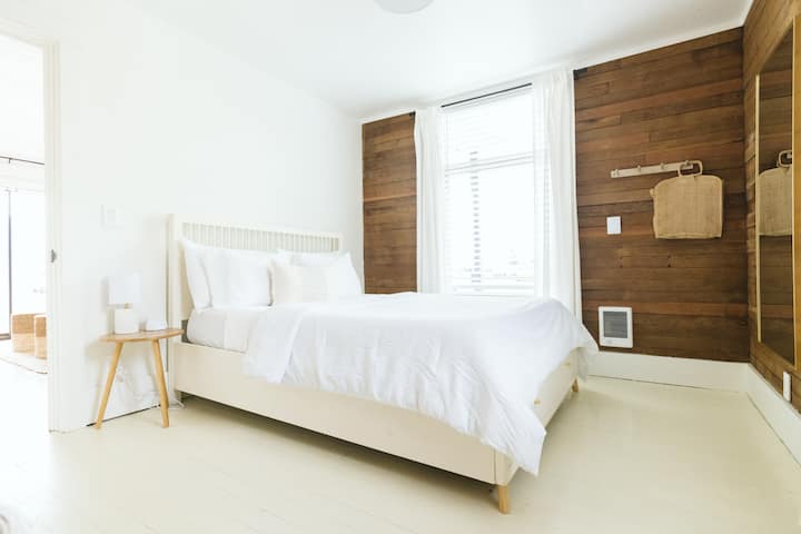 A perfect bedroom with AC that cools the entire space. 
