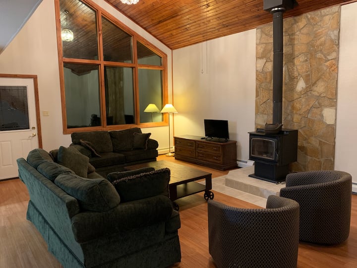 Ponoka Vacation Rentals & Homes Alberta, Canada Airbnb