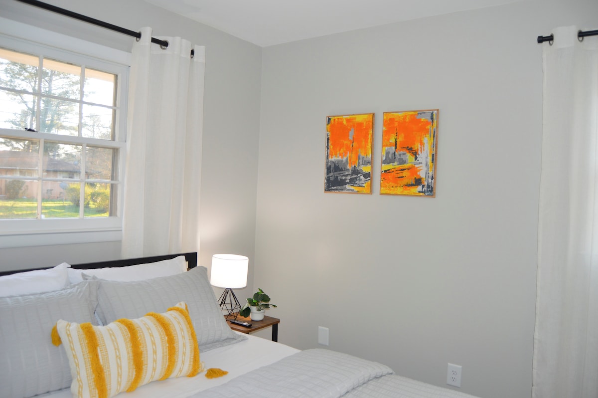 Dhomë gjumi krevat dopio "queen" në kate.