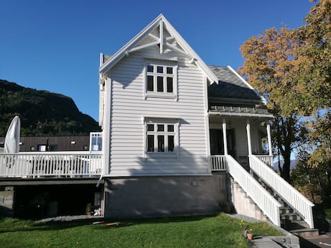 Cozy home with hot tub and outdoor living room