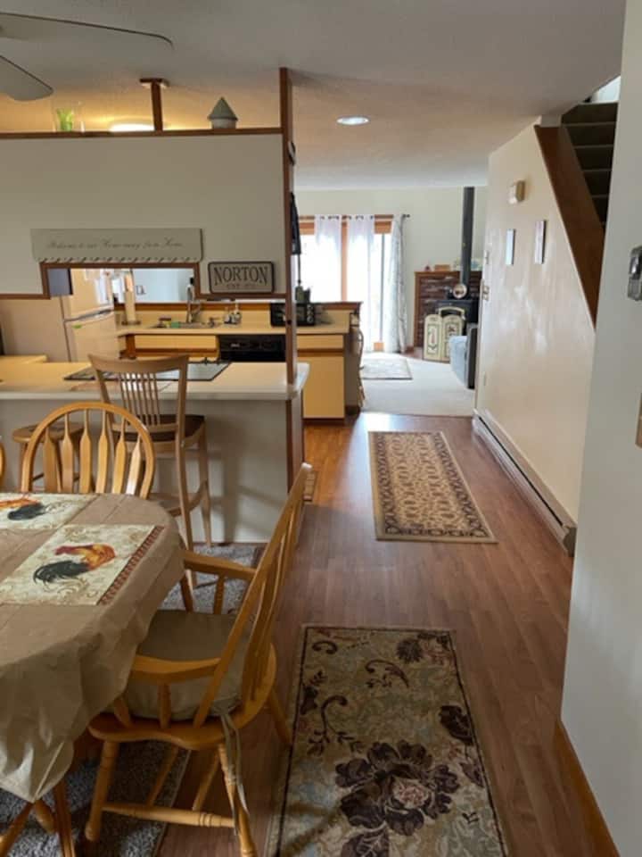 A Warm Home Away From Home: Condo In Campton, Nh - Campton, NH