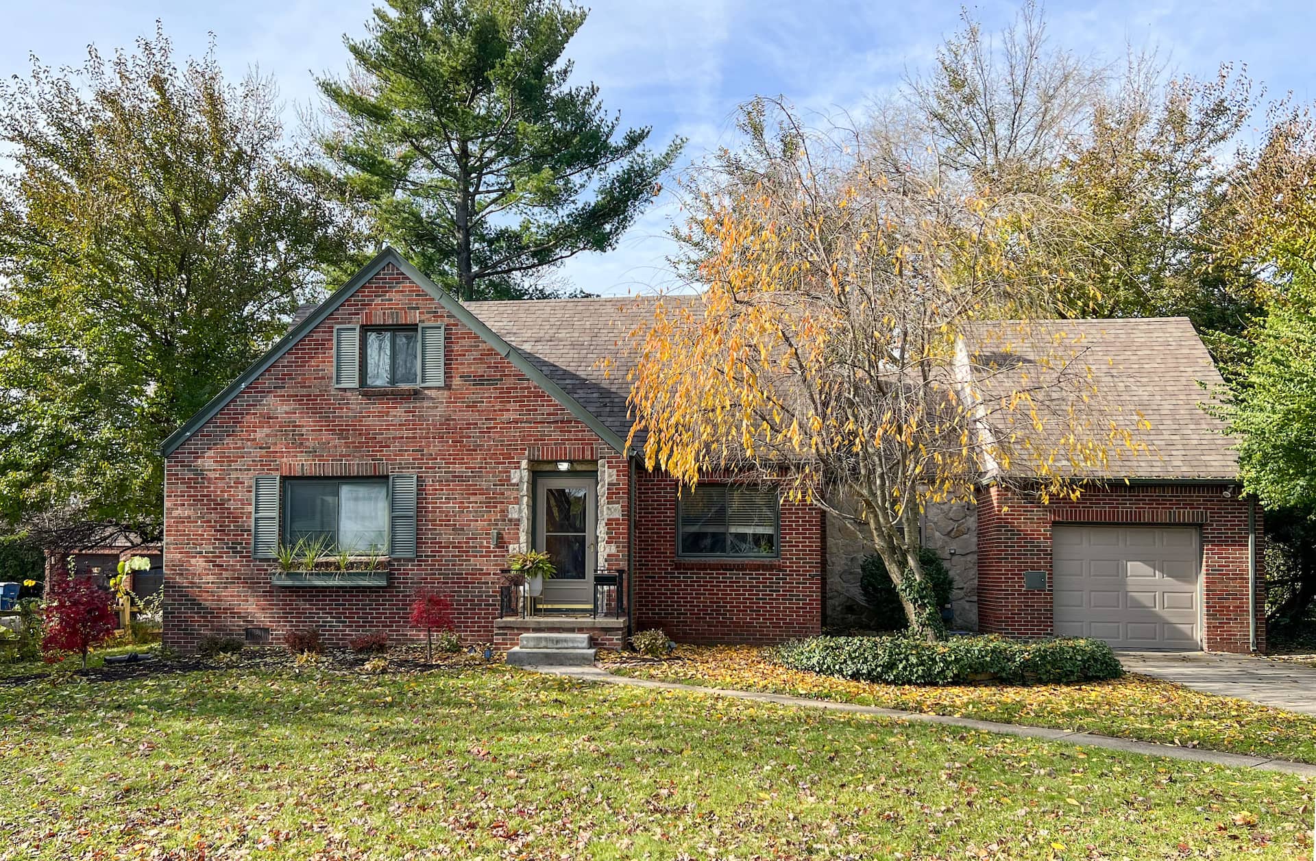 Charming Cottage in Toledo's popular Old Orchard neighborhood!