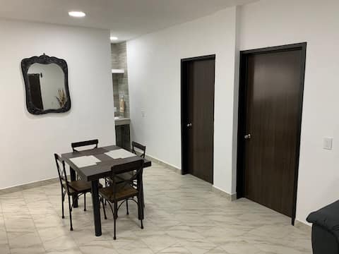 4 Comfortable and Centrally located Depa with kitchen