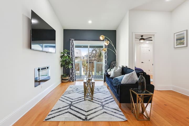 Mid-City Modern • Parking • Mardi Gras & XmasFest