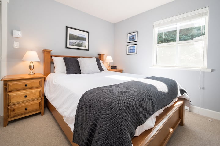 Main floor bedroom #2