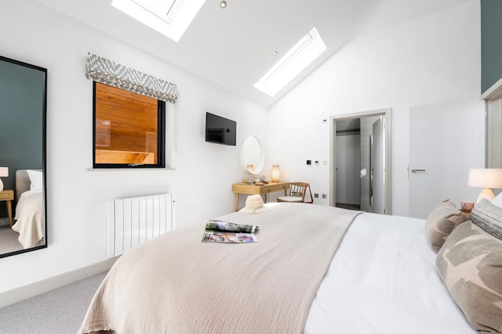 BEDROOM 5 - First floor bedroom leading from open plan kitchen - dining - living room