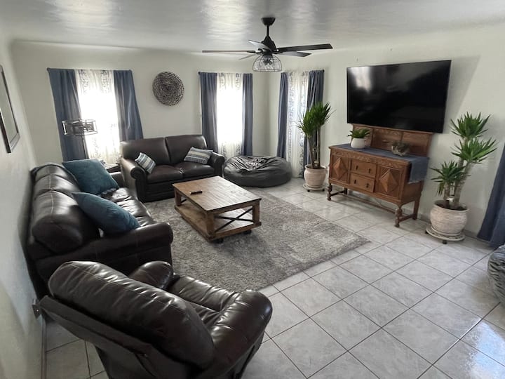 Crim House Perfect For A Stay Or Family Venues! - Yuma, AZ