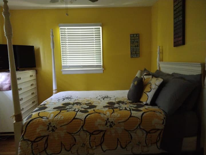 Spálňa č.2 - posteľ plnej veľkosti