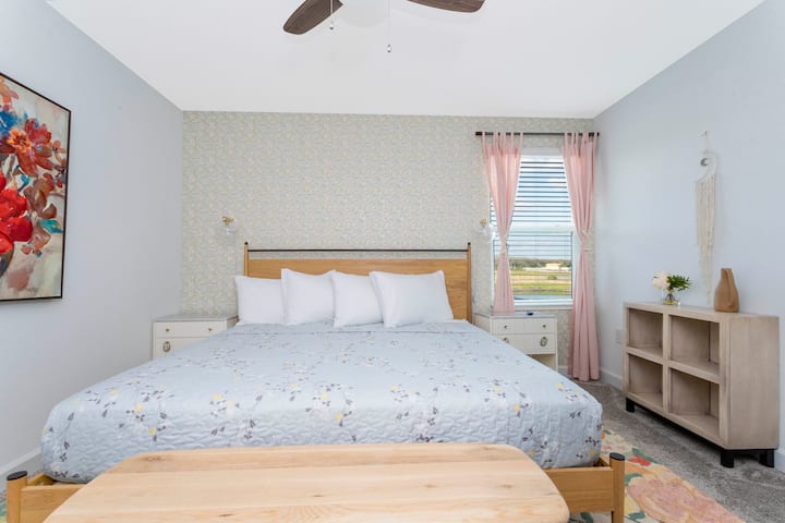 غرفة نوم بسرير كبير #7، الطابق الثاني