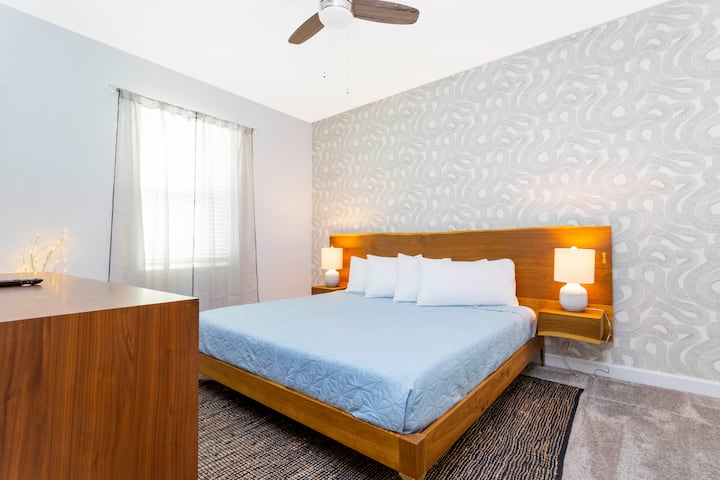 سرير رئيسي #2، الطابق الأول