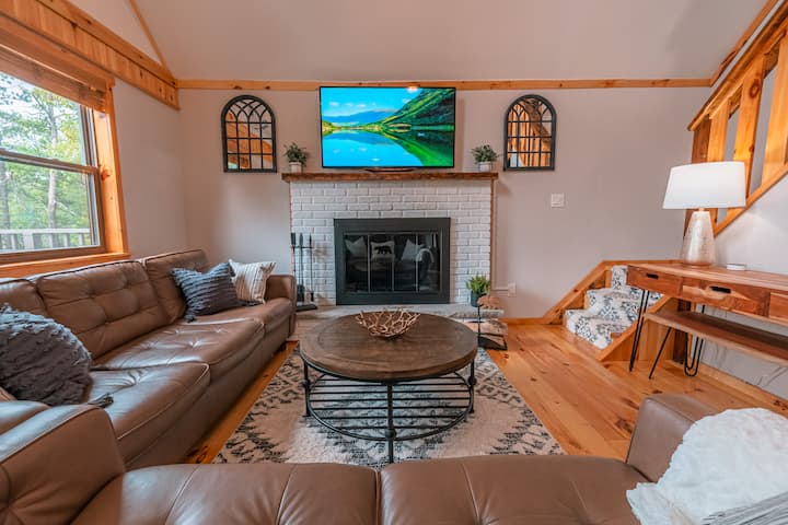 Cozy Dog Friendly Chalet Near Kalahari And Lakes - Pocono Mountains, PA