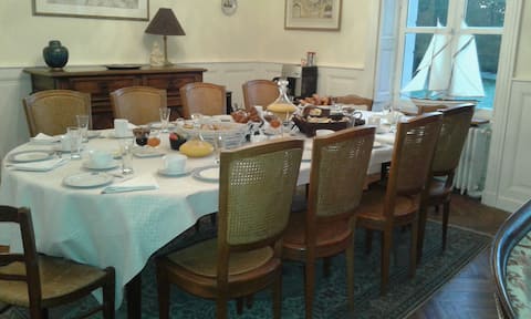 Kermoarel Castle-10 min/sea