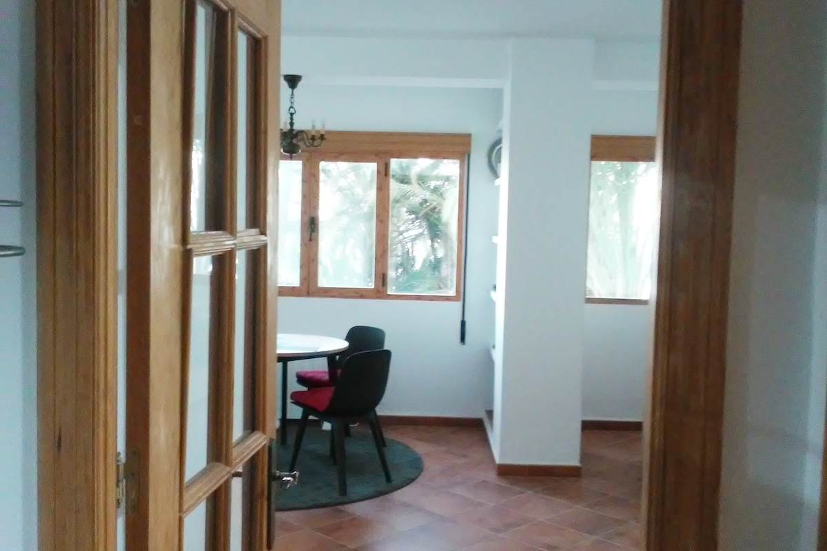 Popular Airbnb listing: Beach-Appartement 'La Malagueta' in Campos Elíseos