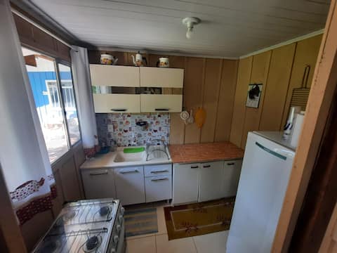 Popular Airbnb listing: Kitinete 1 do Reinaldo, Encantadas, Ilha do Mel Island in Paranaguá